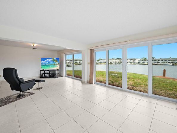 248 SE 4th Ave, Pompano Beach FL 33060