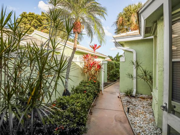 2543 Country Golf Drive, Wellington FL 33414