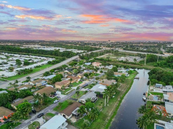 1034 SW 24th Ave, Boynton Beach FL 33426