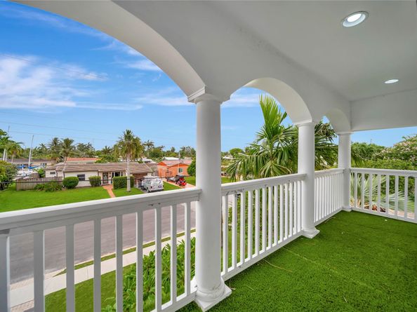 909 Mango Isle, Fort Lauderdale FL 33315