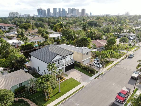 909 Mango Isle, Fort Lauderdale FL 33315