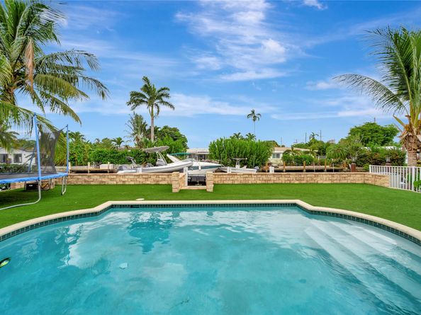 909 Mango Isle, Fort Lauderdale FL 33315