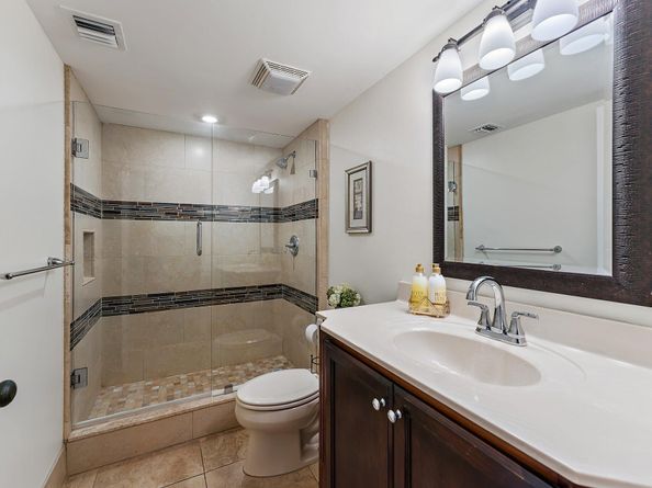 401 Ocean Bluffs Boulevard 105, Jupiter FL 33477