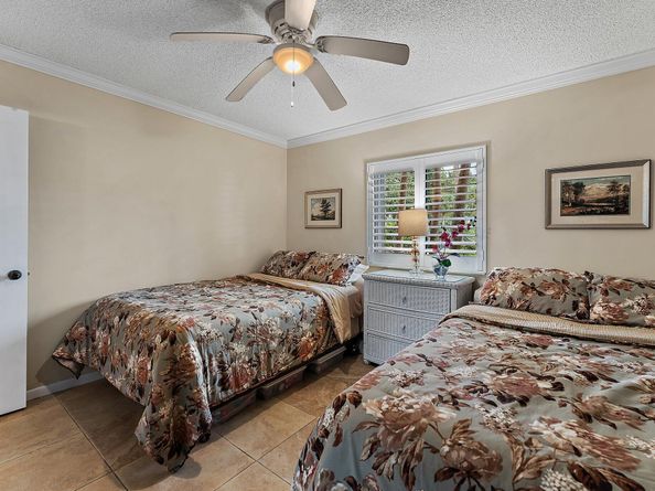 401 Ocean Bluffs Boulevard 105, Jupiter FL 33477
