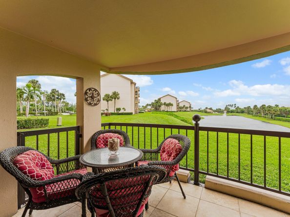 401 Ocean Bluffs Boulevard 105, Jupiter FL 33477