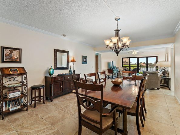 401 Ocean Bluffs Boulevard 105, Jupiter FL 33477