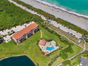 401 Ocean Bluffs Boulevard 105, Jupiter FL 33477