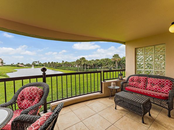 401 Ocean Bluffs Boulevard 105, Jupiter FL 33477