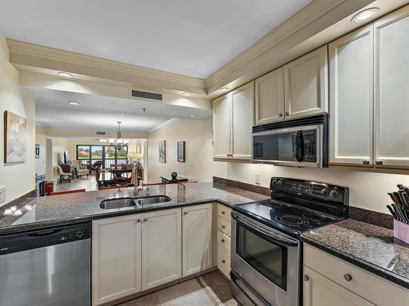 401 Ocean Bluffs Boulevard 105, Jupiter FL 33477