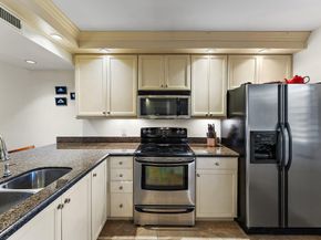 401 Ocean Bluffs Boulevard 105, Jupiter FL 33477