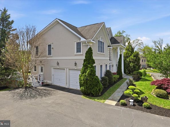 4022 Annandale Road, Annandale VA 22003