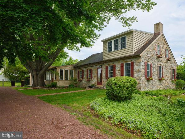 1465 Makefield Road, Yardley PA 19067