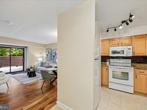 2111 Wisconsin Avenue NW 118, Washington DC 20007