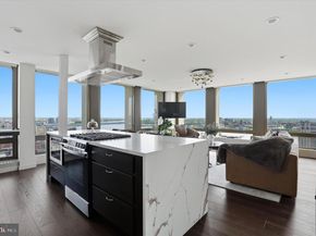 200 Locust Street 29DN, Philadelphia PA 19106