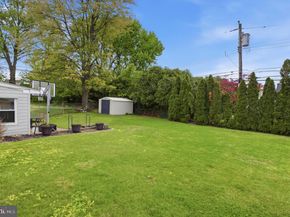 1040 Eisenhower Avenue, Woodlyn PA 19094