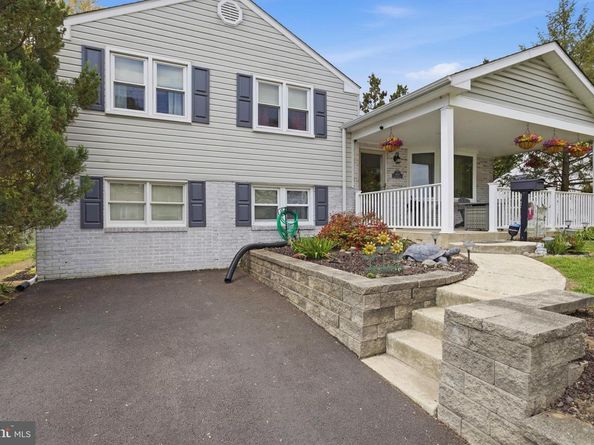 1040 Eisenhower Avenue, Woodlyn PA 19094