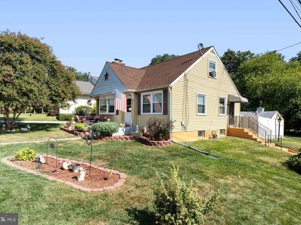 329 Ashland Avenue, Secane PA 19018