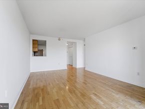 2001 Hamilton Street 927, Philadelphia PA 19130