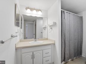 2001 Hamilton Street 927, Philadelphia PA 19130