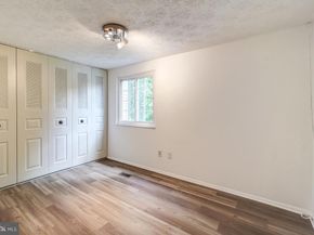 2880 S Meade Street, Arlington VA 22206
