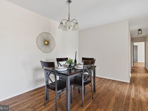 561 Florida Avenue 204, Herndon VA 20170