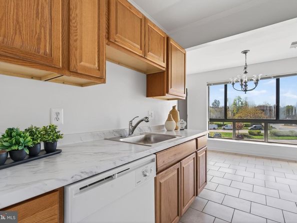 561 Florida Avenue 204, Herndon VA 20170