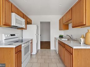 561 Florida Avenue 204, Herndon VA 20170