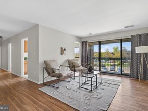 561 Florida Avenue 204, Herndon VA 20170