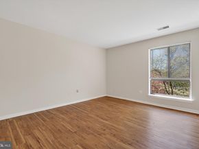 561 Florida Avenue 204, Herndon VA 20170