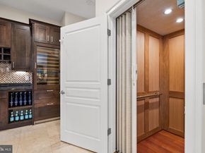 9111 Dara Lane, Great Falls VA 22066