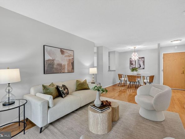 2111 Wisconsin Avenue NW 210, Washington DC 20007