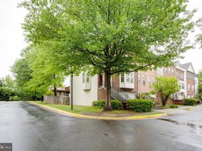 8908 Royal Hannah Lane, Fairfax VA 22031