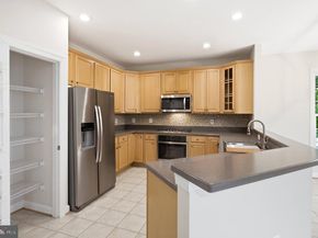 8908 Royal Hannah Lane, Fairfax VA 22031