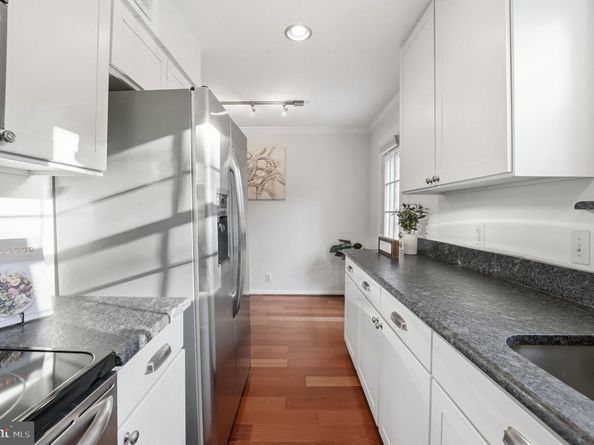 4614 28TH Road S B, Arlington VA 22206