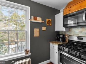 712 Hendren Street, Philadelphia PA 19128