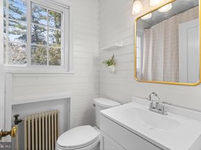 712 Hendren Street, Philadelphia PA 19128