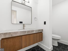 12011 Meadowville Court, Herndon VA 20170