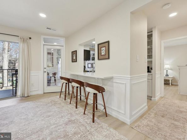 8310 Tobin Road 21, Annandale VA 22003