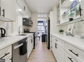 8310 Tobin Road 21, Annandale VA 22003