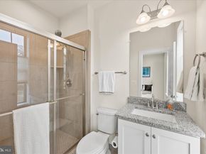 2236 S Glebe Road, Arlington VA 22206