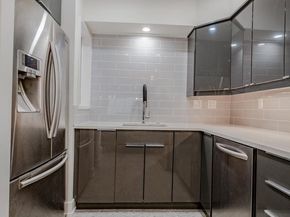 732 Manning Street, Philadelphia PA 19106