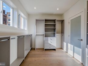 732 Manning Street, Philadelphia PA 19106