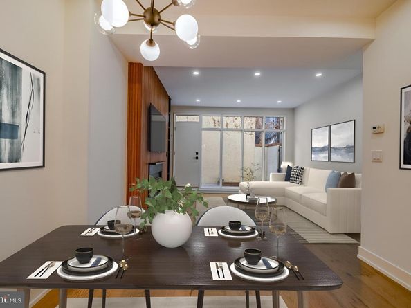 732 Manning Street, Philadelphia PA 19106