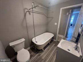 120 W Girard Avenue, Philadelphia PA 19123