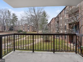 9718 Kingsbridge Drive 103, Fairfax VA 22031