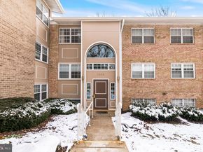 1904 Wilson Lane 101, Mclean VA 22102