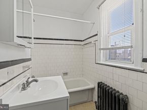 1201 E Lycoming Street, Philadelphia PA 19124