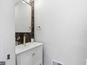 547 Walnut Lane, Philadelphia PA 19128