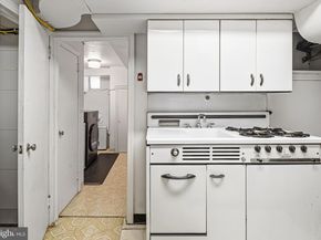 2139 Saint James Place, Philadelphia PA 19103