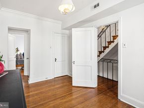 2139 Saint James Place, Philadelphia PA 19103